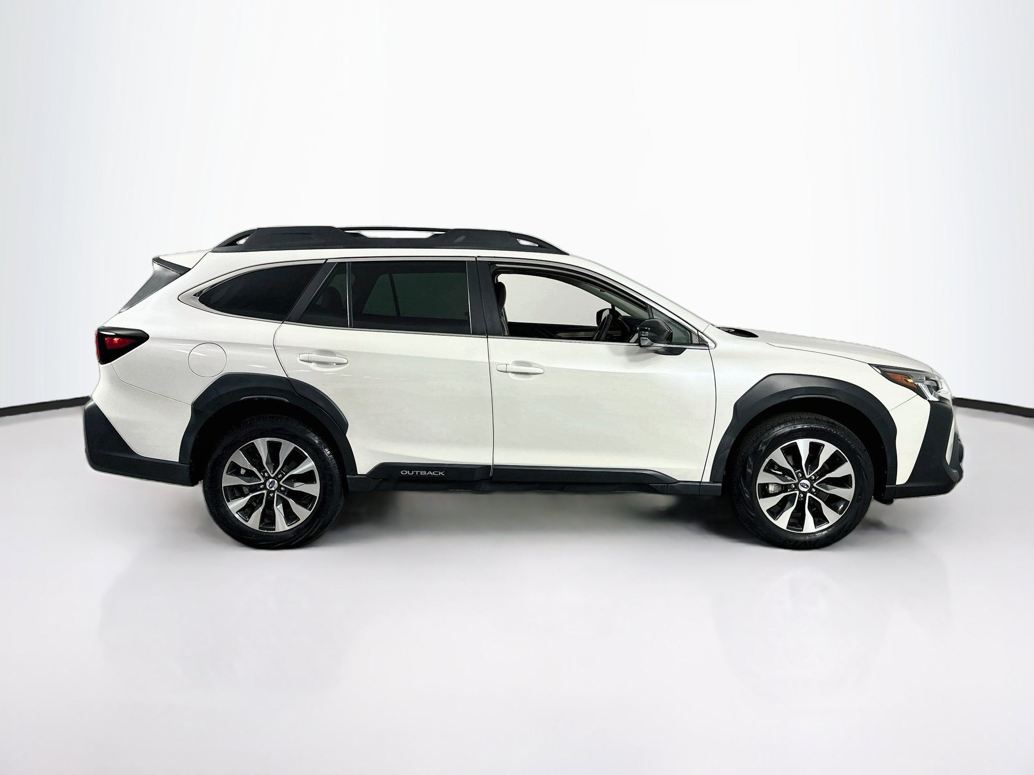 Used 2024 Subaru Outback Limited XT AWD/4WD image 4