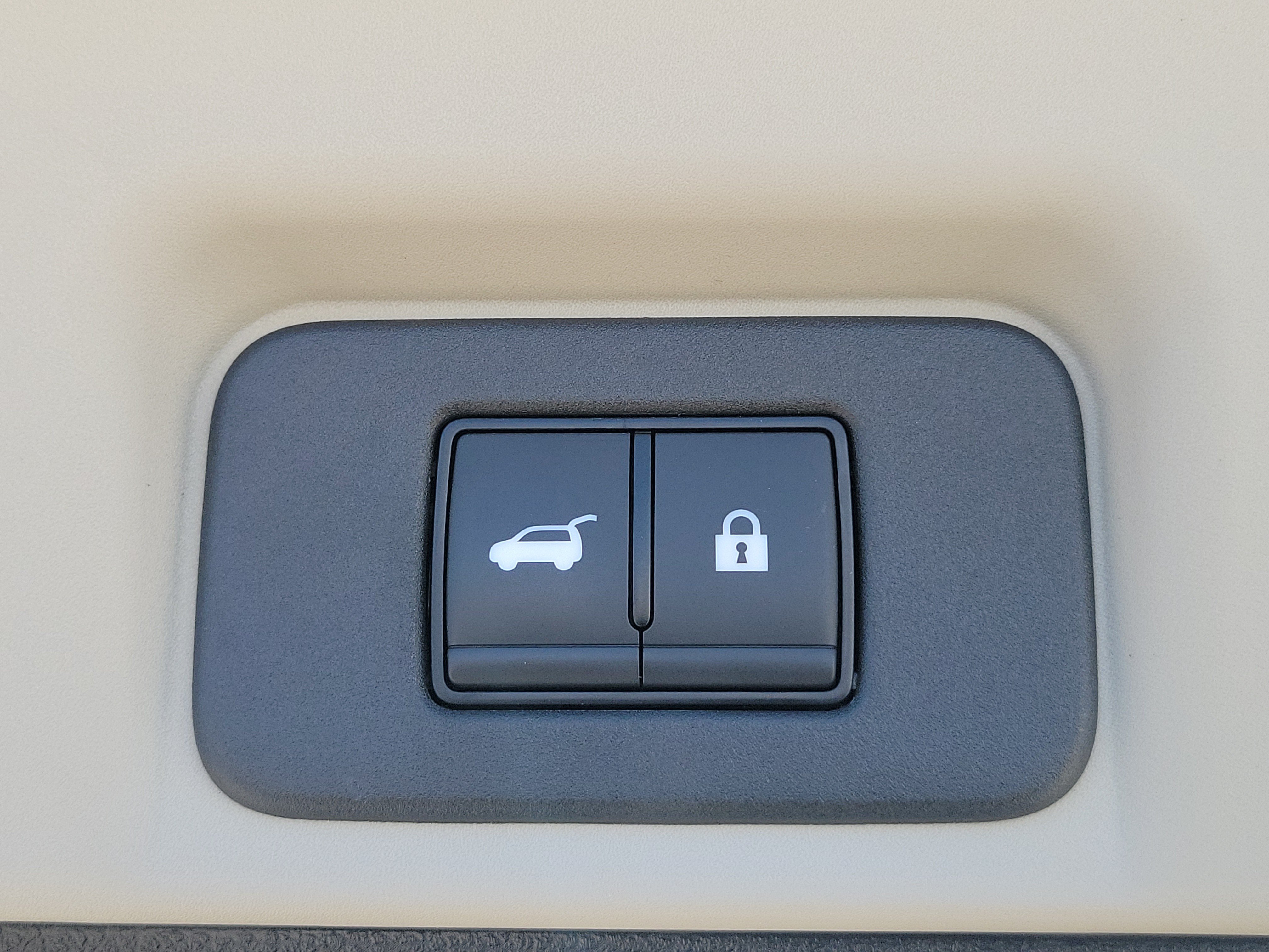 Used 2024 Nissan Ariya AWD image 33