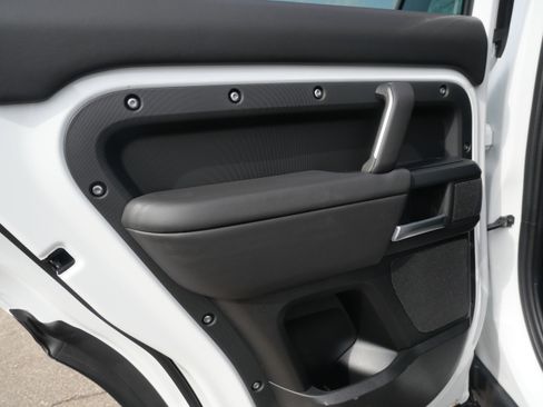 New 2026 Land Rover Defender 110 X-Dynamic SE AWD/4WD image 7