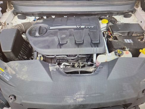 Used 2019 Jeep Cherokee Trailhawk w/ Cold Weather Group AWD/4WD image 18