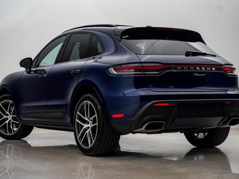 Certified 2025 Porsche Macan image 3