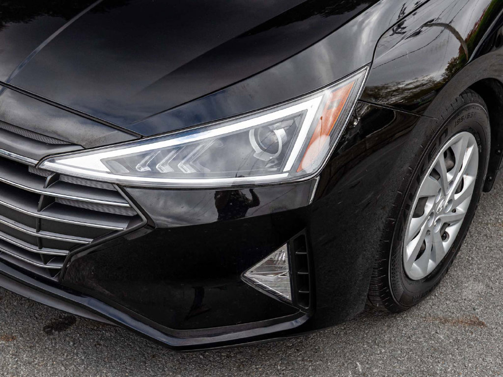 Used 2020 Hyundai Elantra SE FWD image 33
