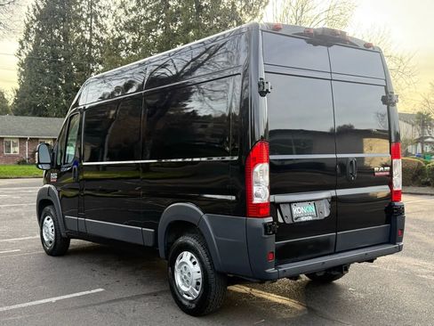 Used 2016 RAM ProMaster 2500 w/ Interior Convenience Group image 2