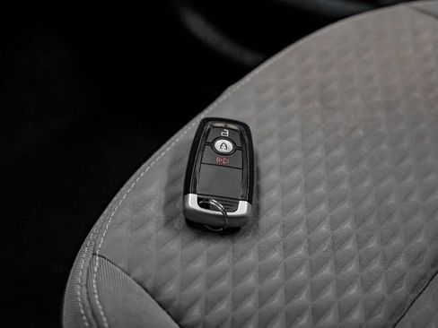 Used 2022 Ford Escape SE FWD image 46