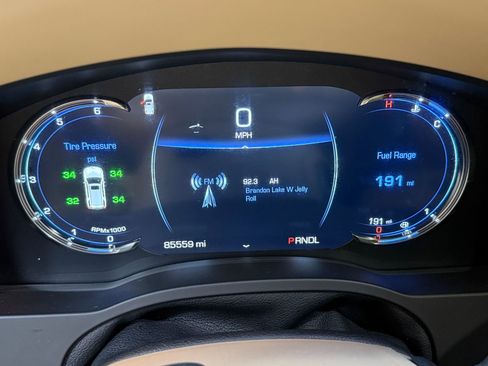 Used 2018 Cadillac Escalade Platinum image 20