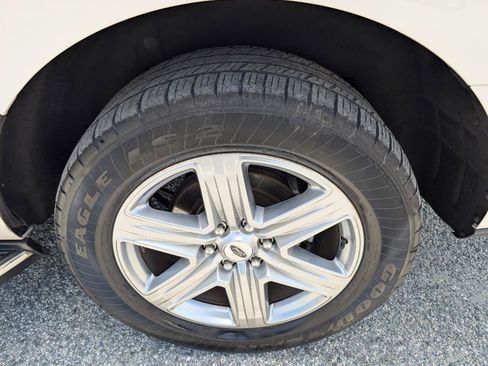 Used 2019 Ford Expedition Max XLT w/ Equipment Group 202A RWD image 10