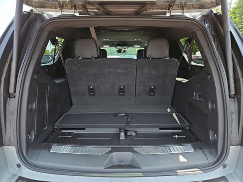 Used 2025 GMC Yukon XL Denali AWD/4WD image 29