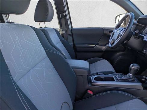 Used 2023 Toyota Tacoma TRD Sport image 18