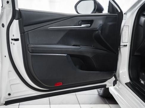 Used 2025 Toyota Camry SE FWD image 36
