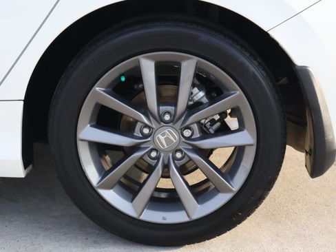 Used 2019 Honda Civic EX image 8