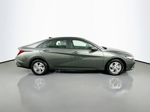 New 2026 Hyundai Elantra SE FWD image 4