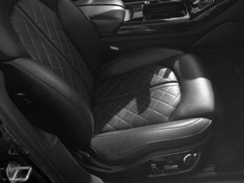 Used 2015 Audi A8 L 4.0T w/ Premium Package image 31