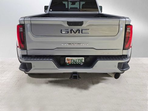 Used 2024 GMC Sierra 3500 Denali Ultimate AWD/4WD image 4