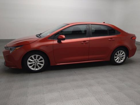 Used 2021 Toyota Corolla LE w/ LE Convenience Package FWD image 2