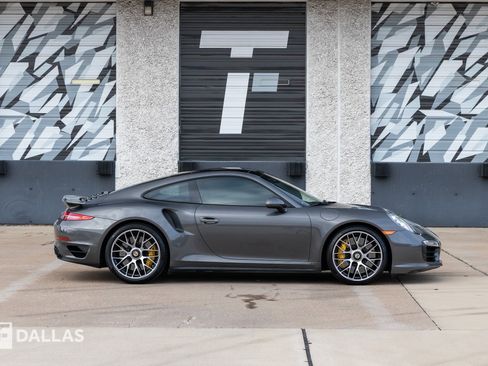 Used 2015 Porsche 911 Turbo S image 17