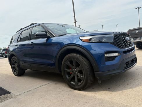 Used 2022 Ford Explorer ST w/ ST Street Pack image 9