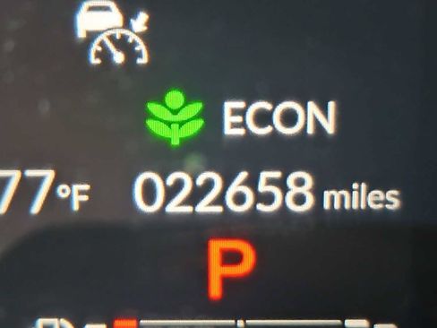 Certified 2025 Honda HR-V LX image 10
