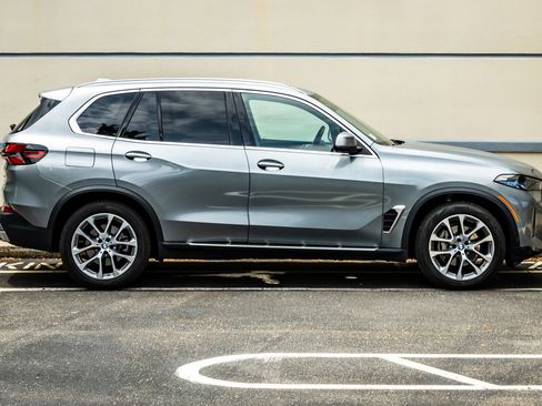 Used 2026 BMW X5 xDrive40i w/ Climate Comfort Package AWD/4WD image 9