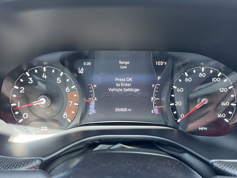 Used 2025 Jeep Compass Trailhawk AWD/4WD image 17