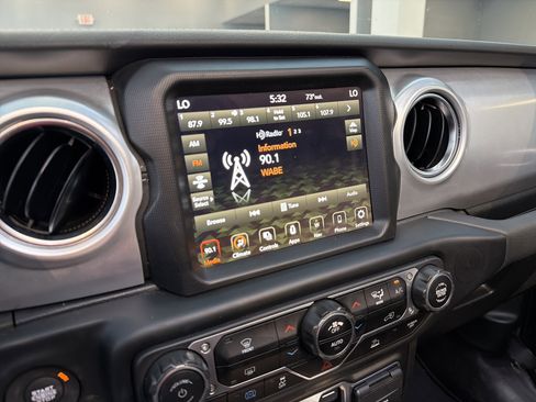 Used 2023 Jeep Wrangler Sahara image 23