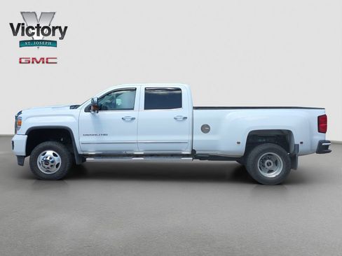 Used 2017 GMC Sierra 3500 Denali w/ Duramax Plus Package AWD/4WD image 6