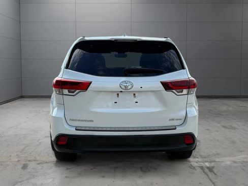 Used 2019 Toyota Highlander SE AWD/4WD image 11