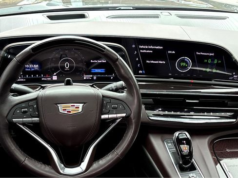 Certified 2024 Cadillac Escalade ESV Sport Platinum w/ LPO, ONYX Package image 4