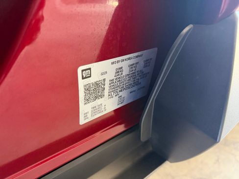 Used 2025 Chevrolet Trax LT FWD image 28