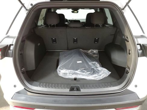 New 2026 Chevrolet Equinox LT w/ Safety and Technology Package image 8