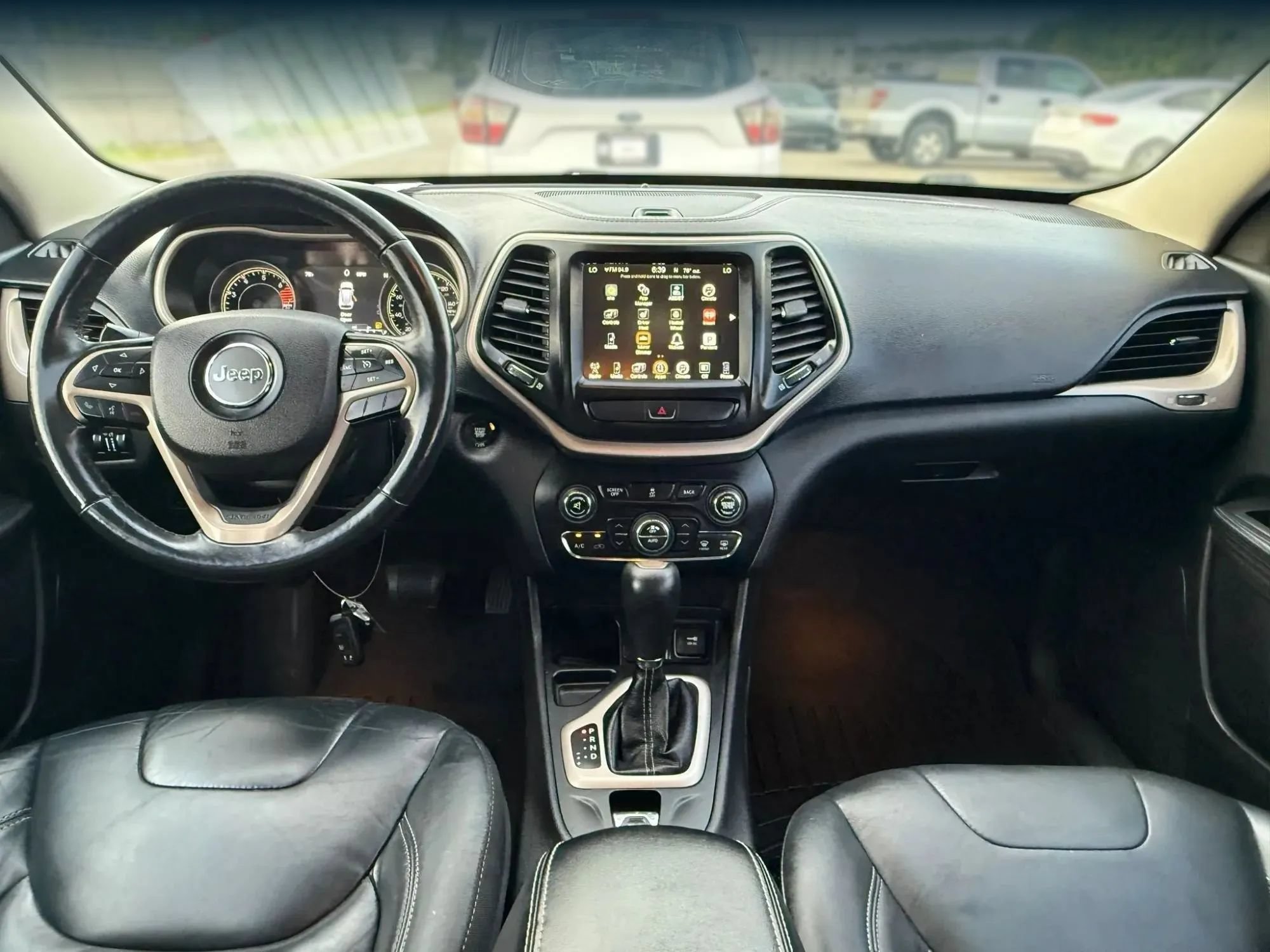 Used 2017 Jeep Cherokee Limited FWD image 3