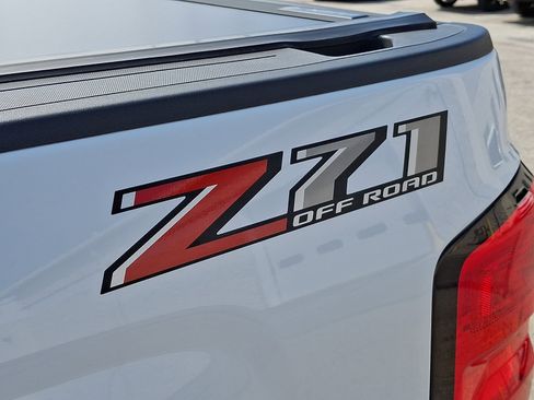 Used 2018 Chevrolet Silverado 1500 LT w/ All Star Edition image 30