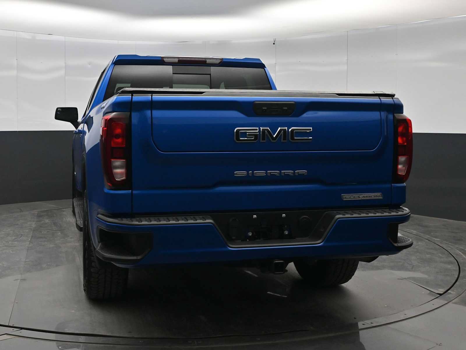 Used 2024 GMC Sierra 1500 Elevation w/ Preferred Package AWD/4WD image 6