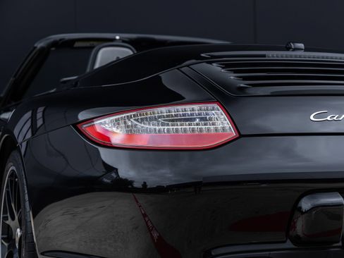 Used 2012 Porsche 911 Carrera GTS RWD image 17