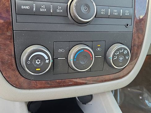 Used 2011 Chevrolet Impala LS FWD image 22