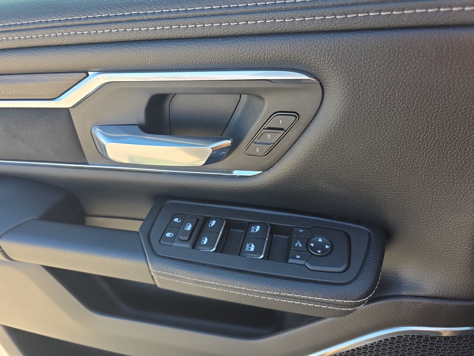 Used 2026 RAM 1500 Laramie w/ Night Edition AWD/4WD image 25