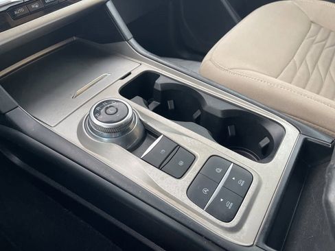 Used 2021 Ford Explorer XLT image 20