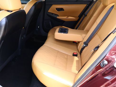 Used 2025 Nissan Sentra SV w/ SV Premium Package FWD image 20