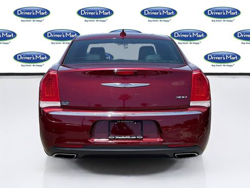 Used 2018 Chrysler 300 Limited w/ Safetytec Plus Group RWD image 6