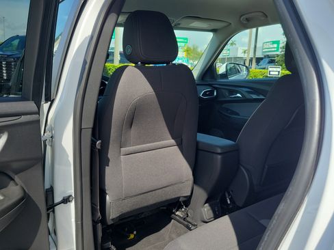 Used 2022 Chevrolet TrailBlazer LT w/ Convenience Package image 14