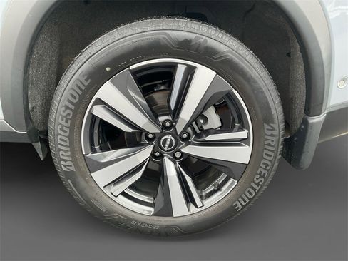 Used 2023 Nissan Rogue Platinum w/ Platinum Premium Package image 8