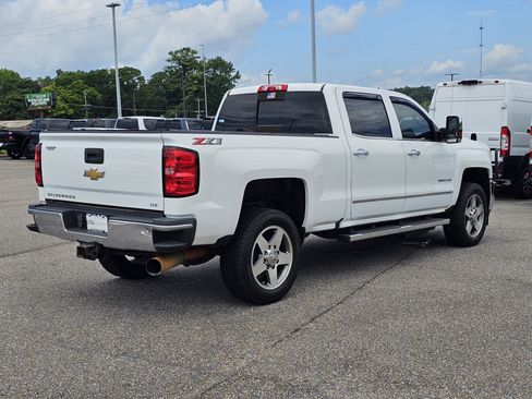 Used 2019 Chevrolet Silverado 2500 LTZ w/ Duramax Plus Package AWD/4WD image 9