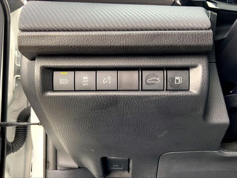Used 2025 Toyota Camry SE FWD image 33