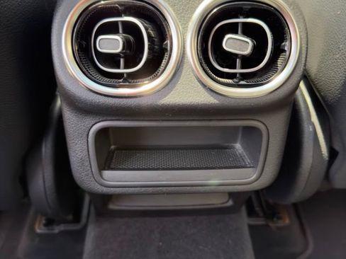 Used 2023 Mercedes-Benz GLC 300 4MATIC image 16