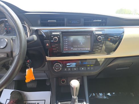 Used 2016 Toyota Corolla LE FWD image 22