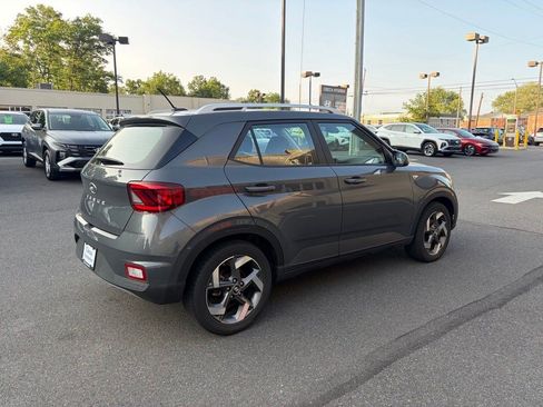 Certified 2024 Hyundai Venue SEL FWD image 5
