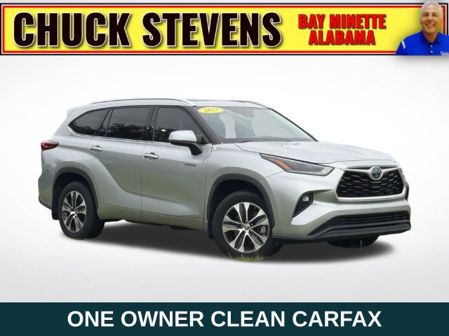 Used 2021 Toyota Highlander XLE AWD/4WD image 1