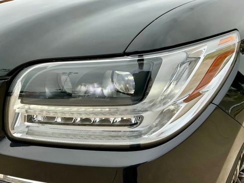 Used 2020 Lincoln Navigator Reserve w/ Equipment Group 208A Reserve AWD/4WD image 10