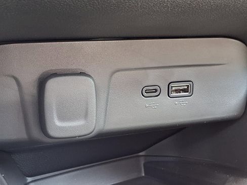 New 2026 Chevrolet Trax RS w/ Sunroof Package FWD image 23