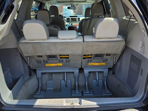 Used 2013 Toyota Sienna Limited w/ Premium Pkg AWD/4WD image 7