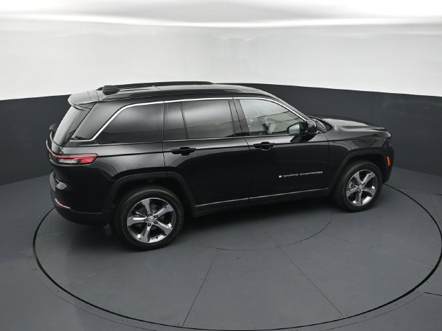 New 2026 Jeep Grand Cherokee Limited w/ Trailer Tow Package AWD/4WD image 18